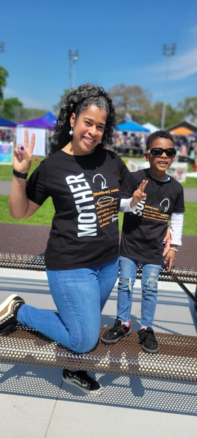 Customer photo review of Mother logo 2.0 matching family t-shirt
