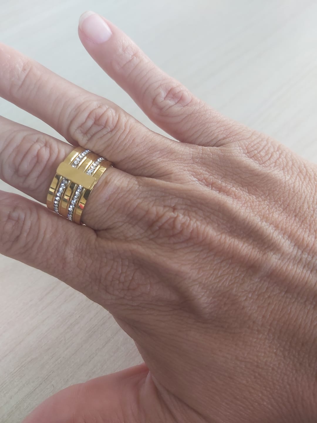 Customer photo review of Anel Caviar Stack Banhado em Ouro 18K