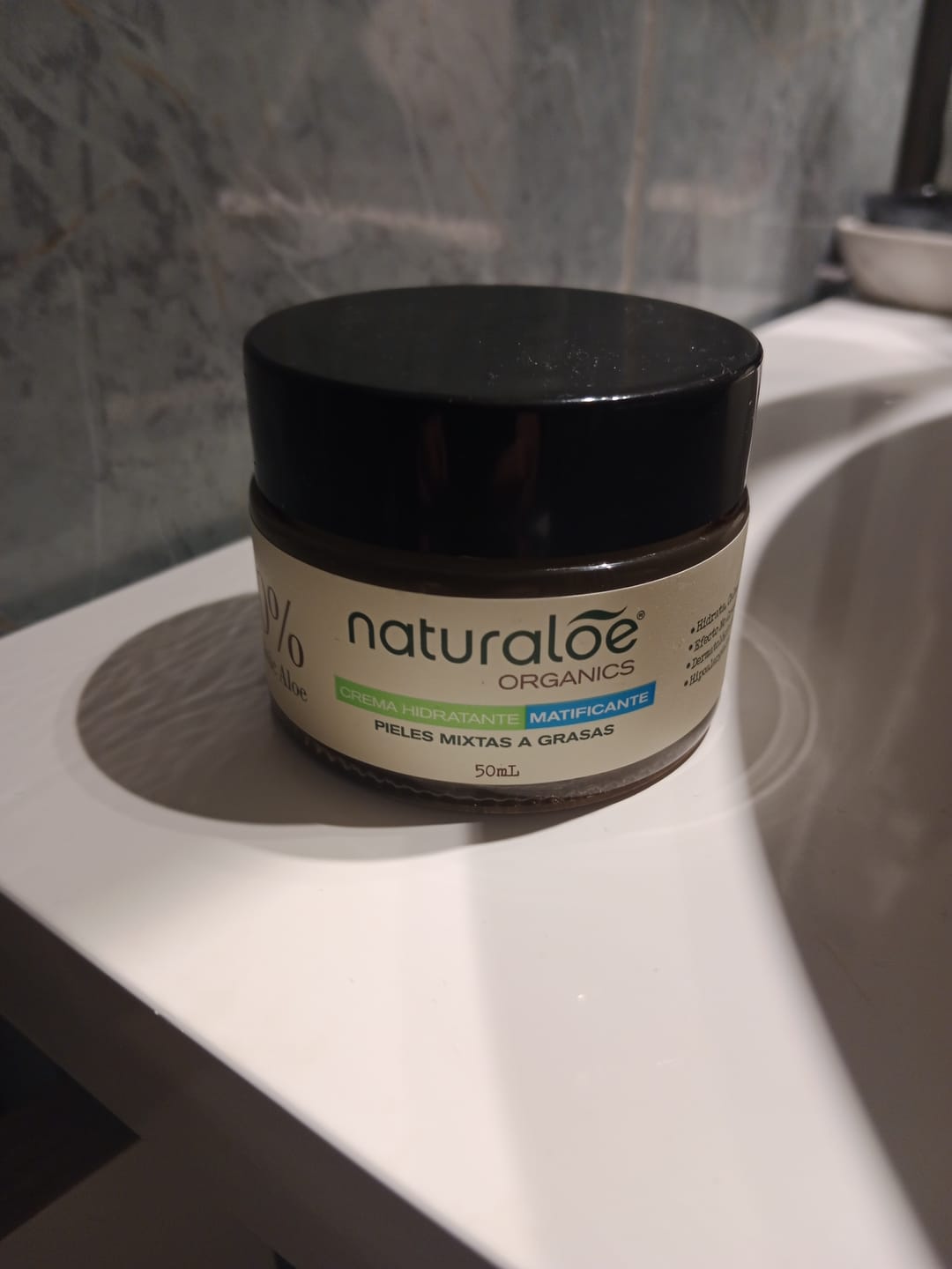 Customer photo review of Crema Hidratante Matificante Piel Mixta a Grasa 50ml