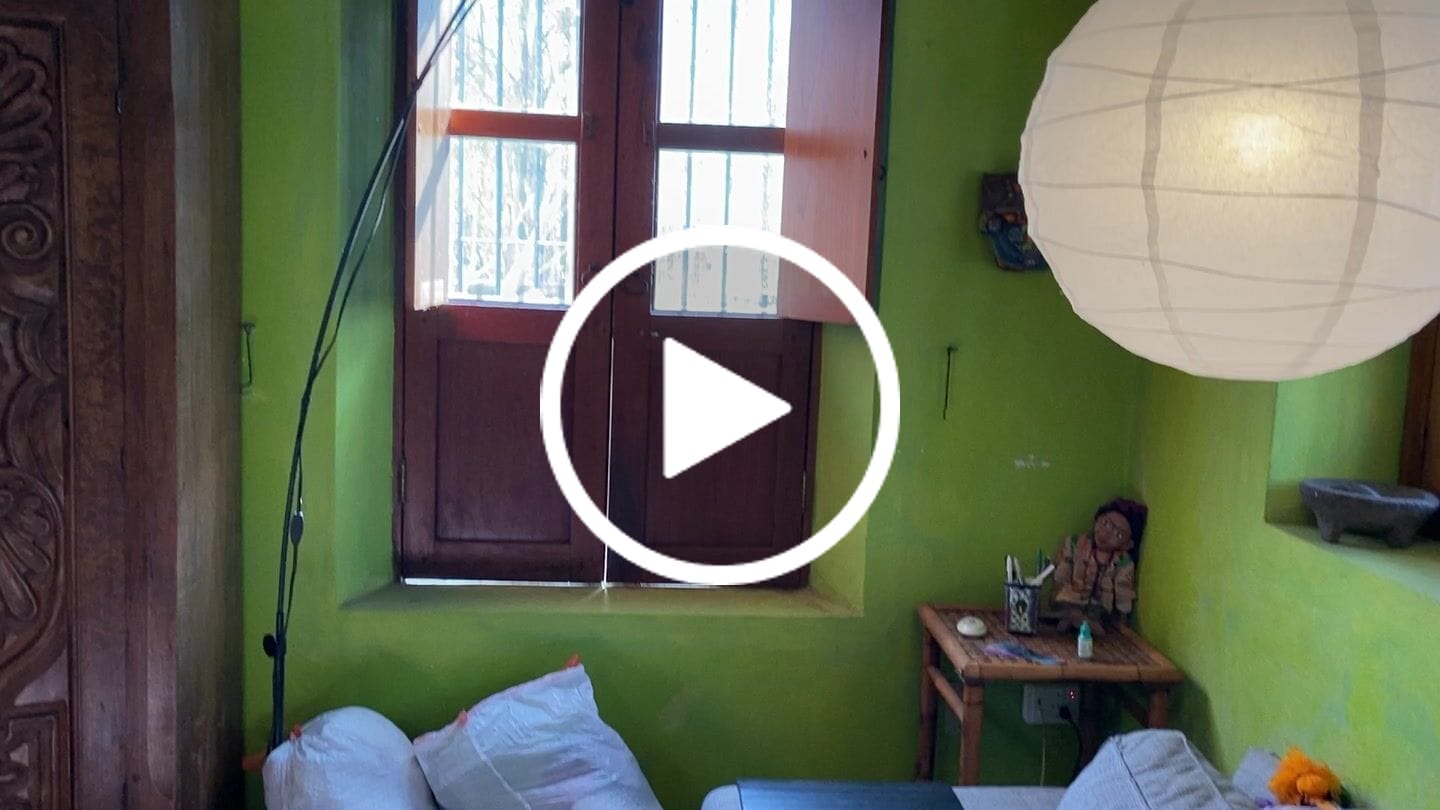 Customer video review of 18" White Round Paper Lantern, Crisscross Ribbing, Chinese Hanging Wedding & Party Decoration