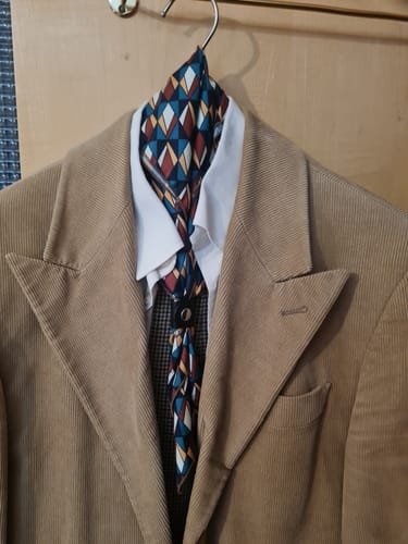 Customer photo review of Men's Vintage British Business Silk Scarf Printed Square Scarf