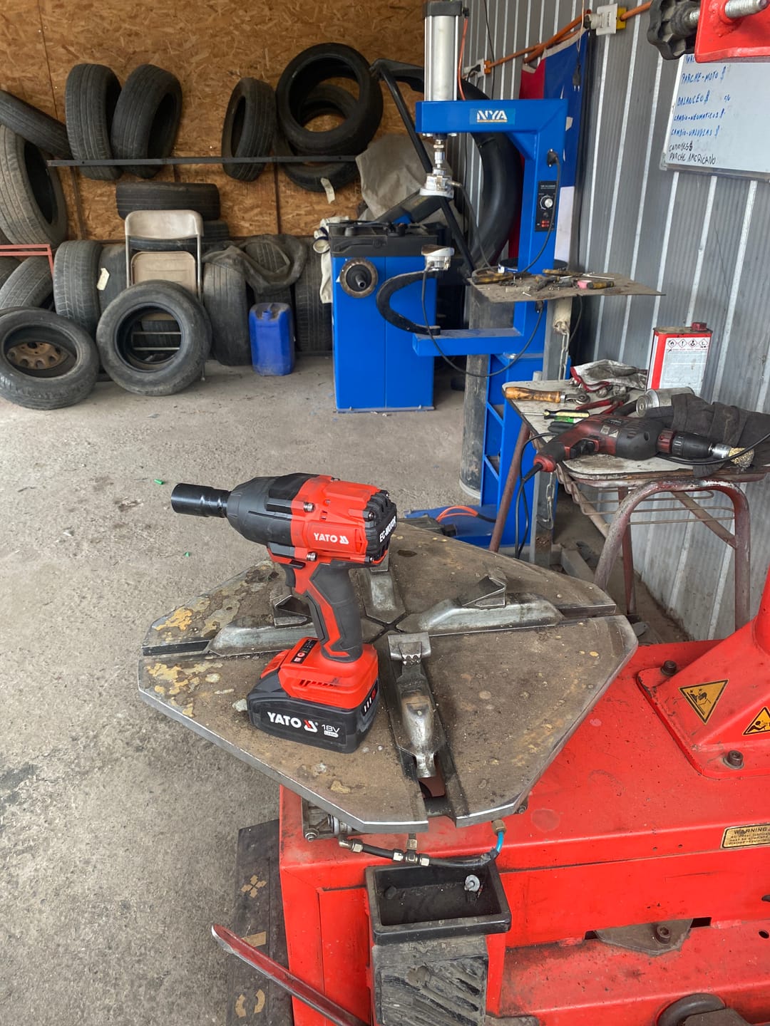Customer photo review of Llave de Impacto Inalámbrica 1/2 - 850NM Motor Brushless YATO
