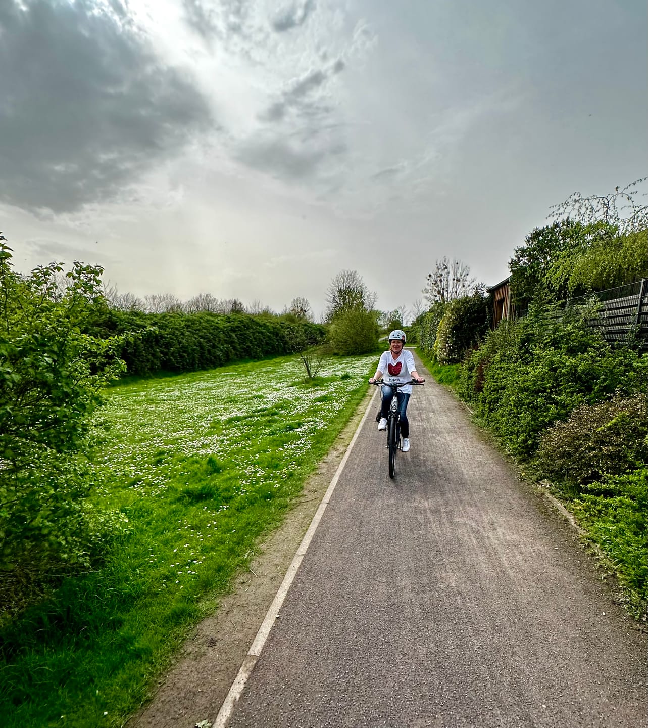 Customer photo review of Melon Bicycle Helmet Urban Active »Handprint«