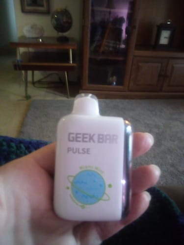 Robin M. review of Geek Bar Pulse 15000 image 1 out of 1