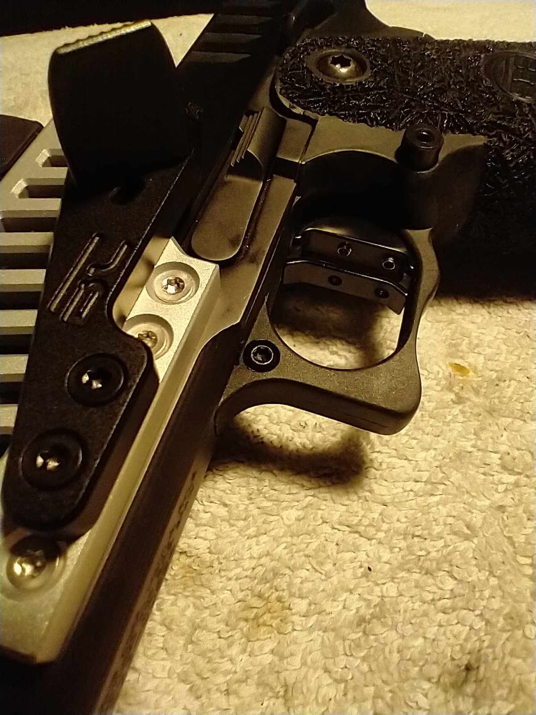 Customer photo review of 1911/STI 2011 | Adjustable Thumbrest