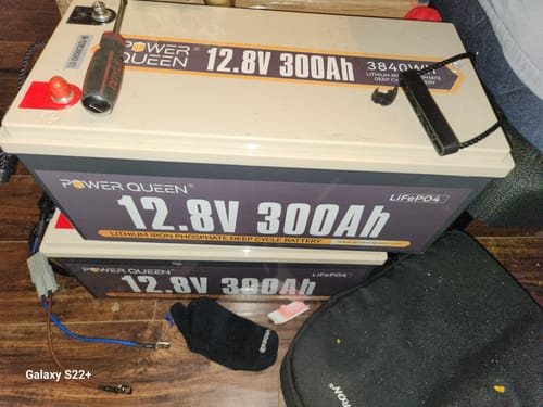 Customer photo review of Power Queen 14.6V 40A LiFePO4 Battery Charger