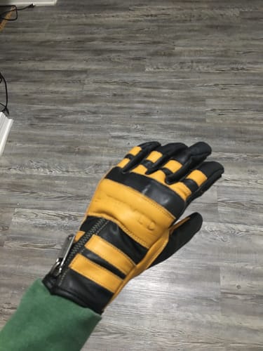 Customer photo review of Threshold Glove