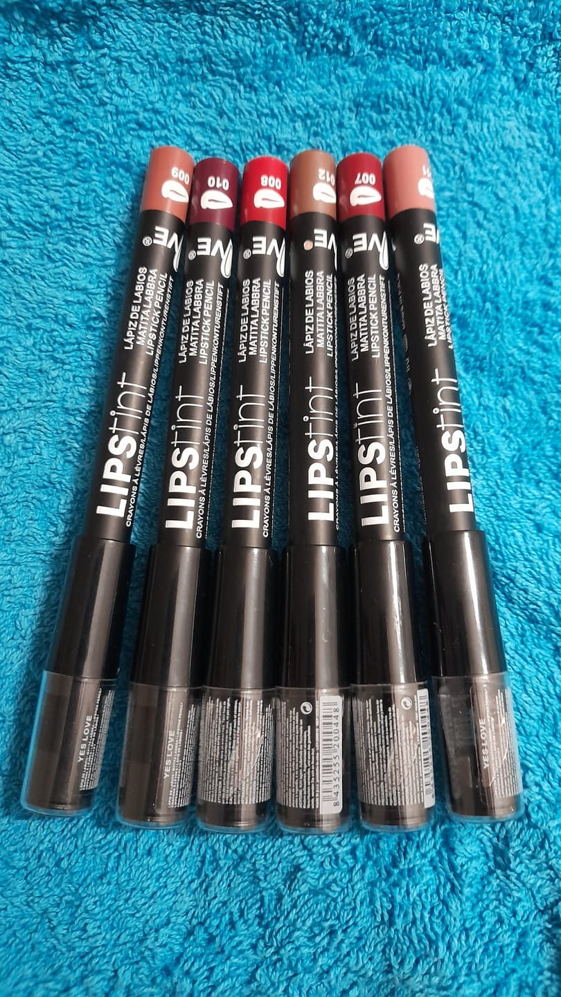 Customer photo review of Lot de 6 Crayons Gras Longue Tenue - Avec Taille-Crayon