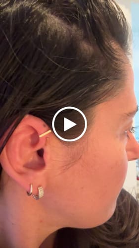 Customer video review of Barre Stud Earrings - 14 Karat Gold