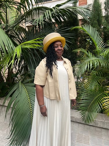 Customer photo review of Sleeveless pleated simple solid color dress