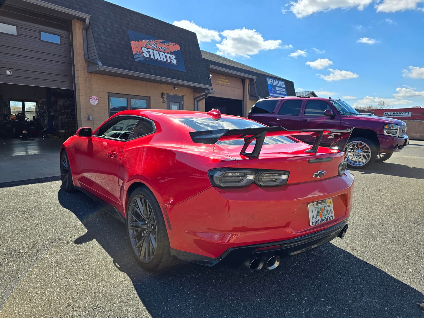 Customer photo review of 2016-2024 Chevy Camaro ZL1 1LE Full Carbon Fiber 1pc Rear Spoiler
