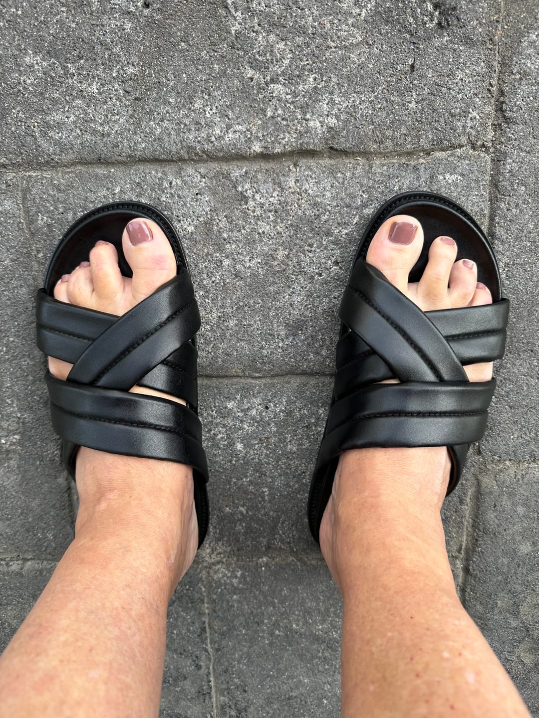 Customer photo review of Zen Leather Slides Black- PREORDER