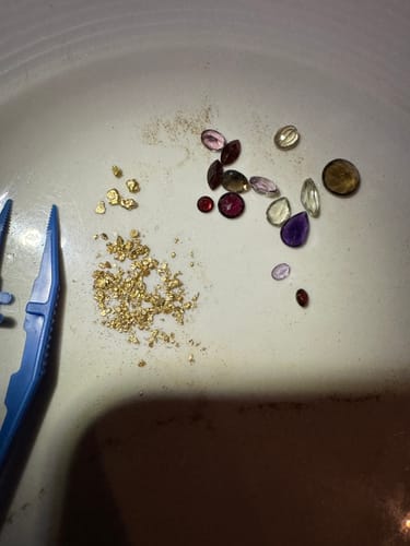 Customer photo review of Jackpot 'GOLD & PRECIOUS GEM' Panning Paydirt – Gold Prospecting Concentrate