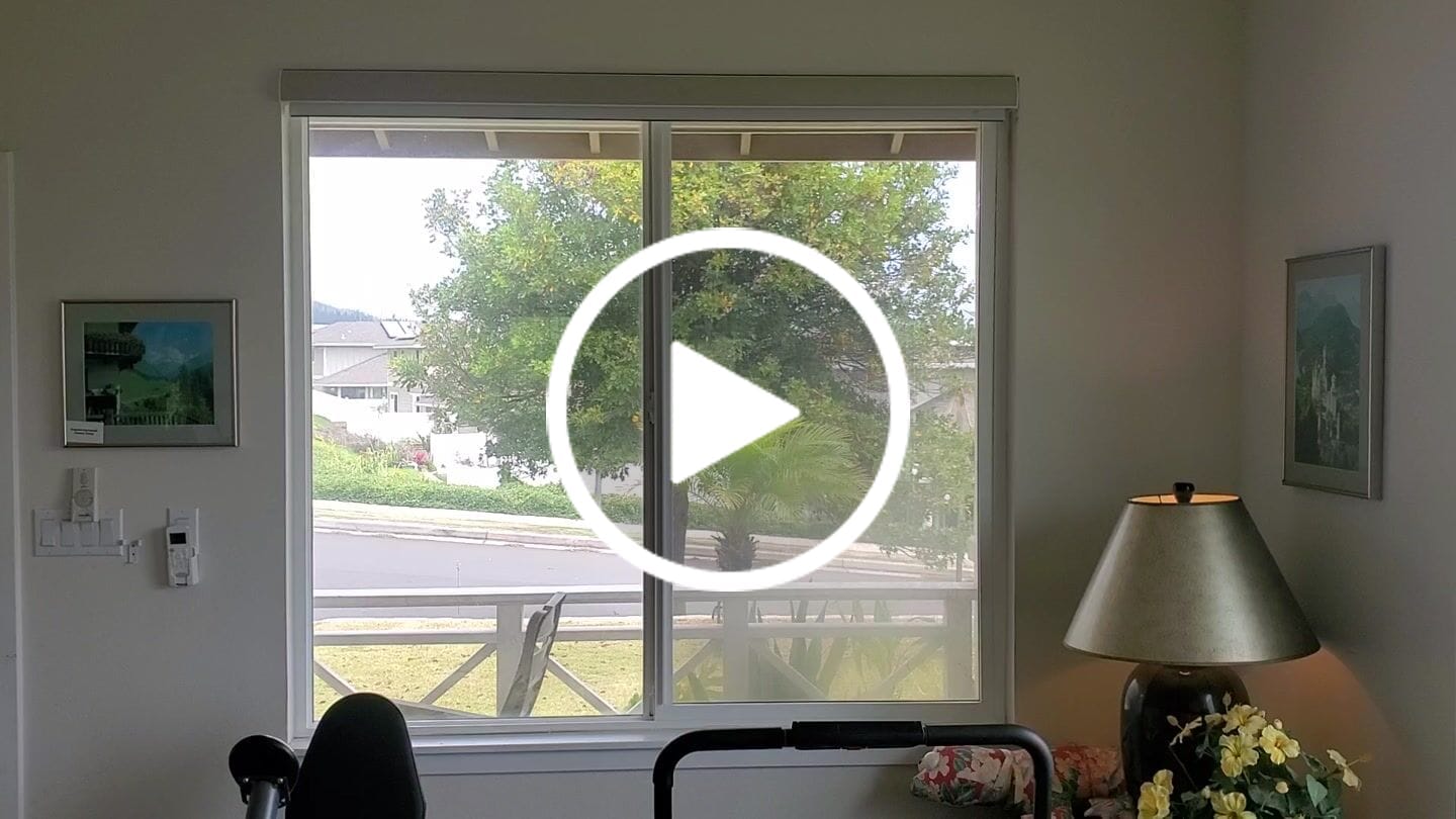 Customer video review of SmartWings Motorized Roller Shades 100% Blackout Dual-Sided Bouvardia