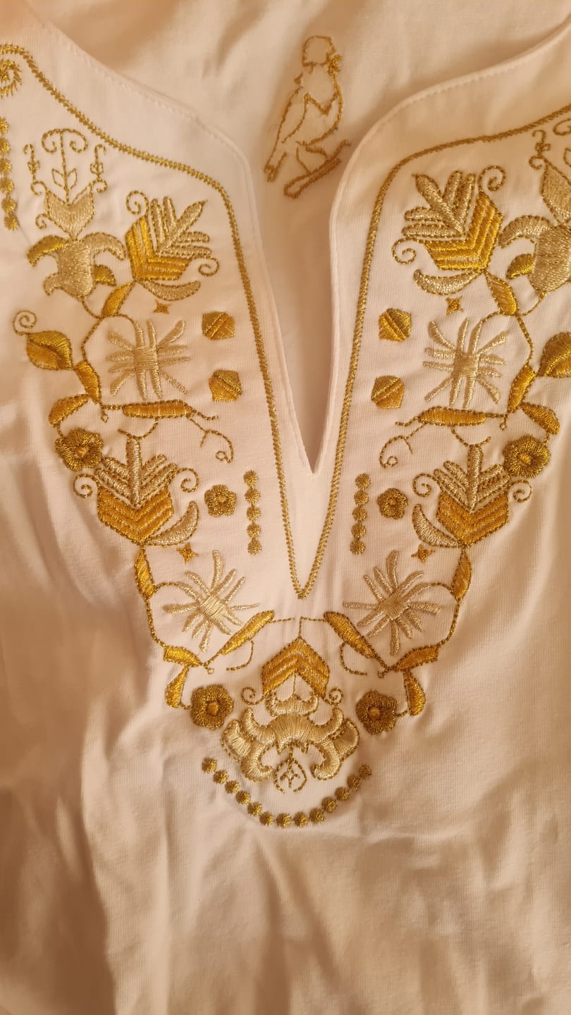 Customer photo review of Тениска с V деколте - "Самоковска"
