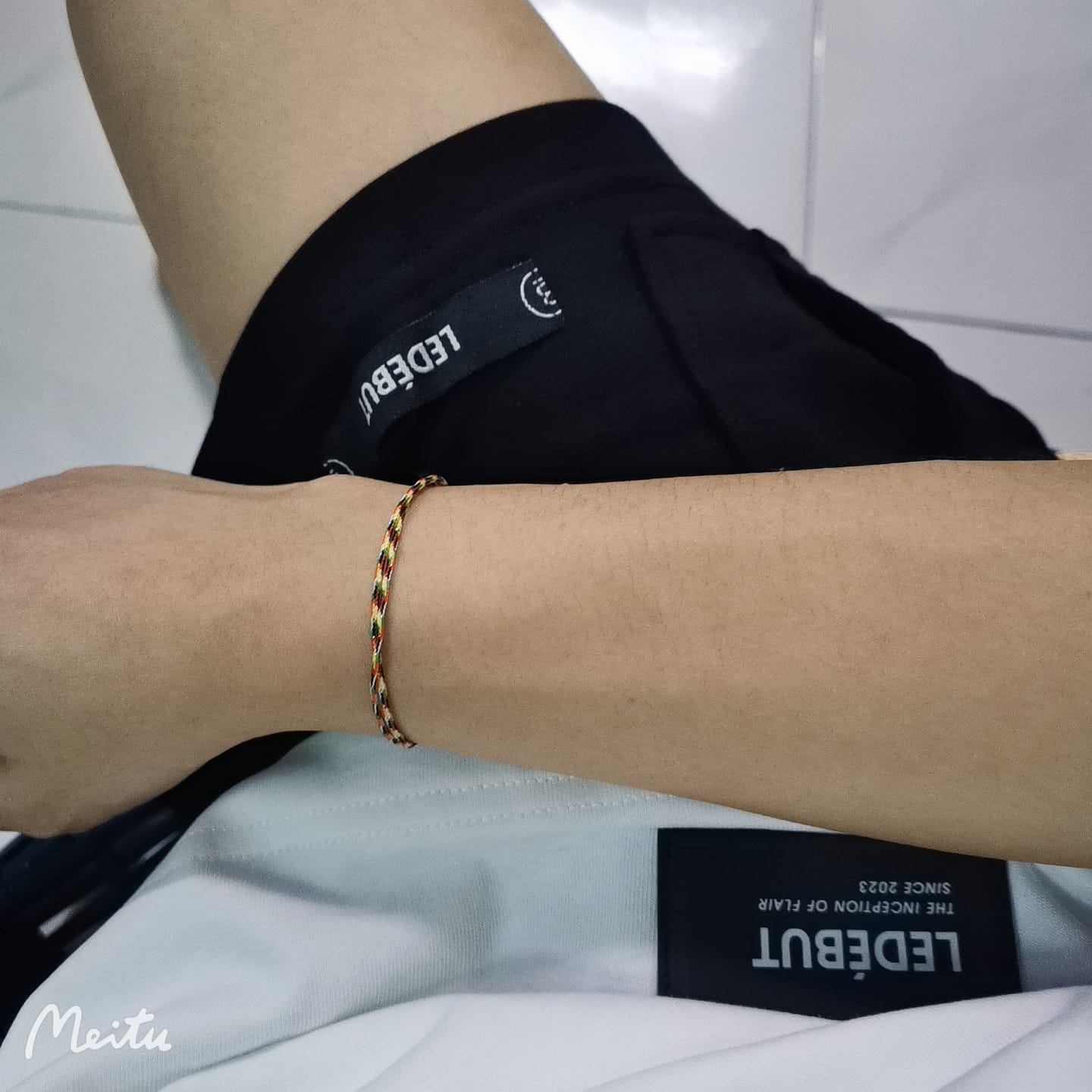 Customer photo review of Unisex LEB Front Pearl Print Oversized Tee