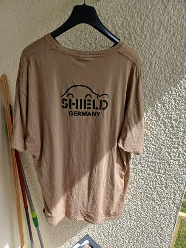 Customer photo review of SHIELD Germany Logo T-Shirt coyote