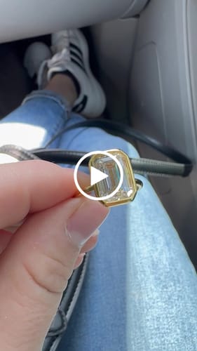 Customer video review of Louily Unique Bezel Emerald Cut Ring Set