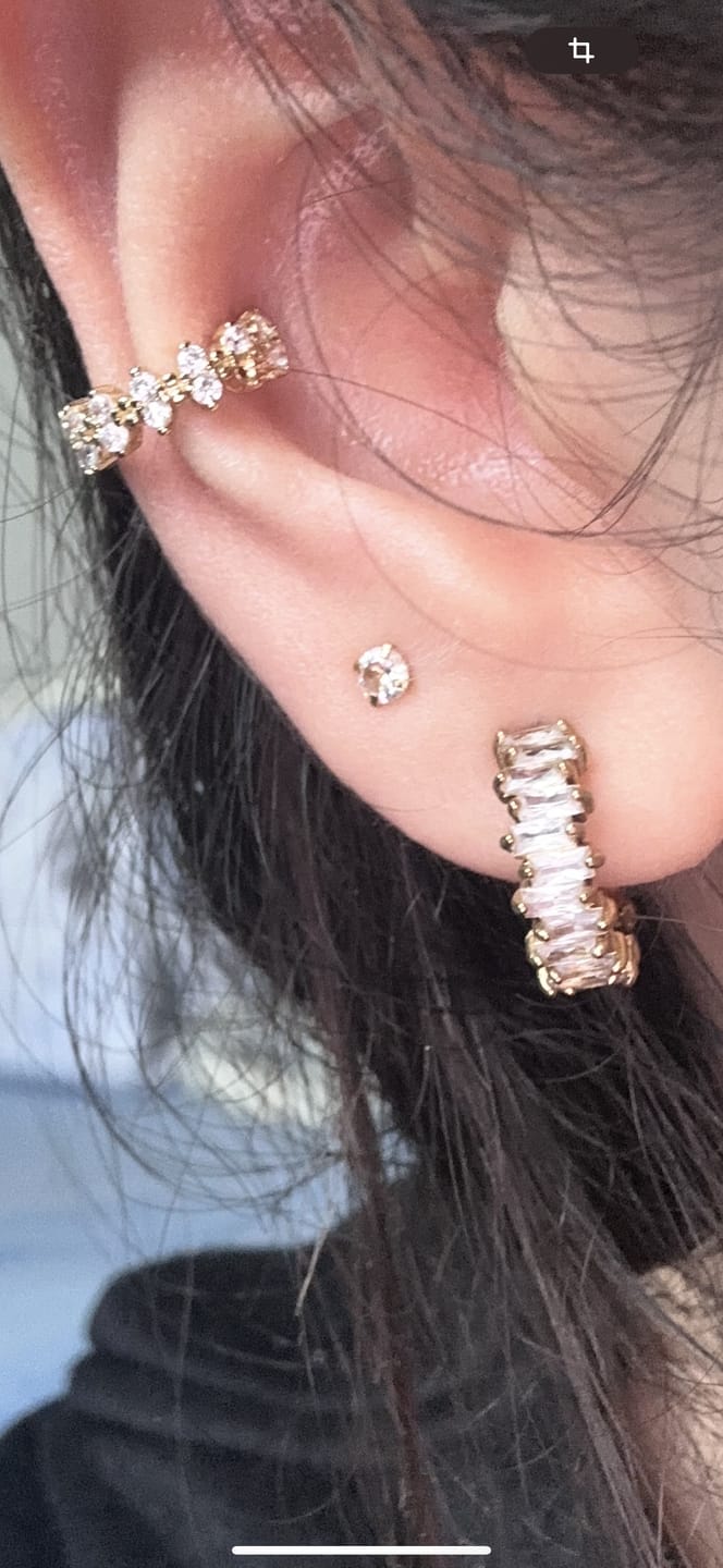 Customer photo review of Noemi Ohrstecker | 18K vergoldet