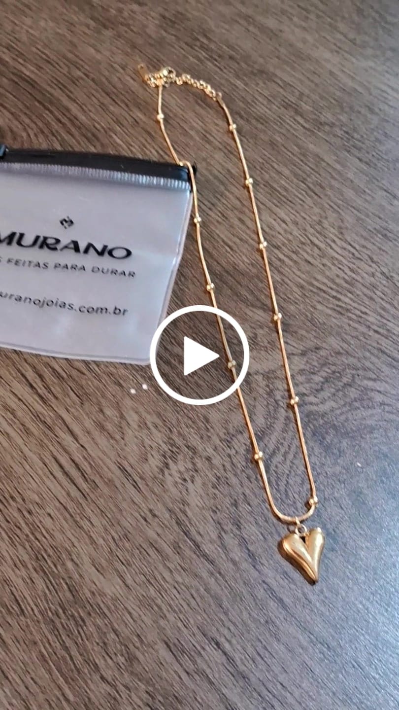 Customer video review of Colar Life Love Coração Banhado em Ouro 18K