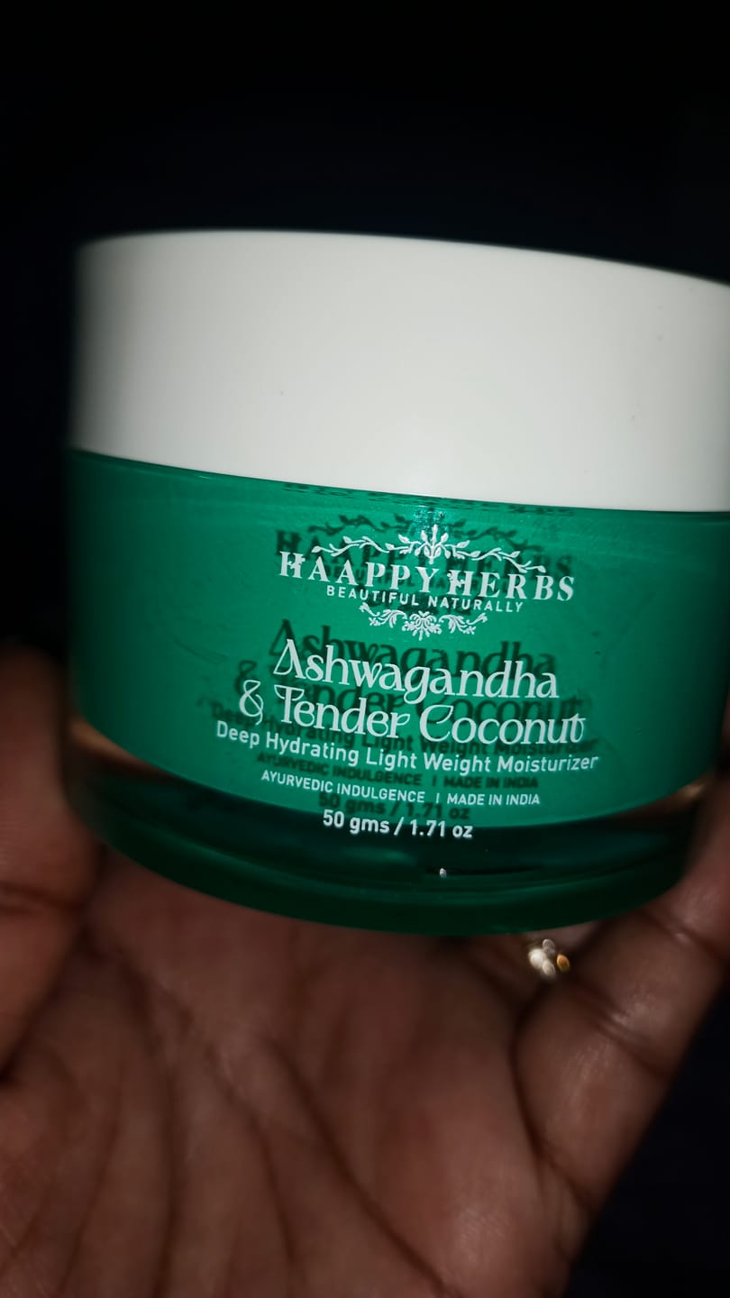 Customer photo review of Ashwagandha & Tender Coconut Deep Hydrating Light Weight Moisturizer - 50gm