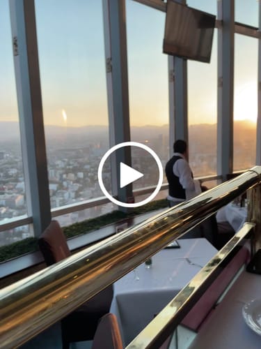 Customer video review of Menú Golden