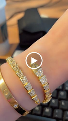 Customer video review of SERPENTI RING GOLD DIAMOND MALACHITE