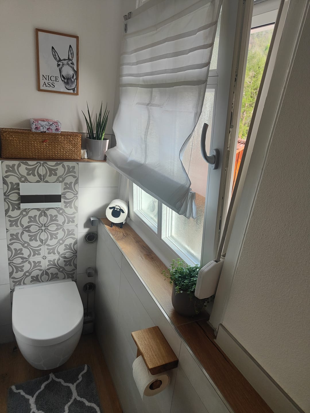Customer photo review of Toilettenpapierhalter CULTUS aus Holz