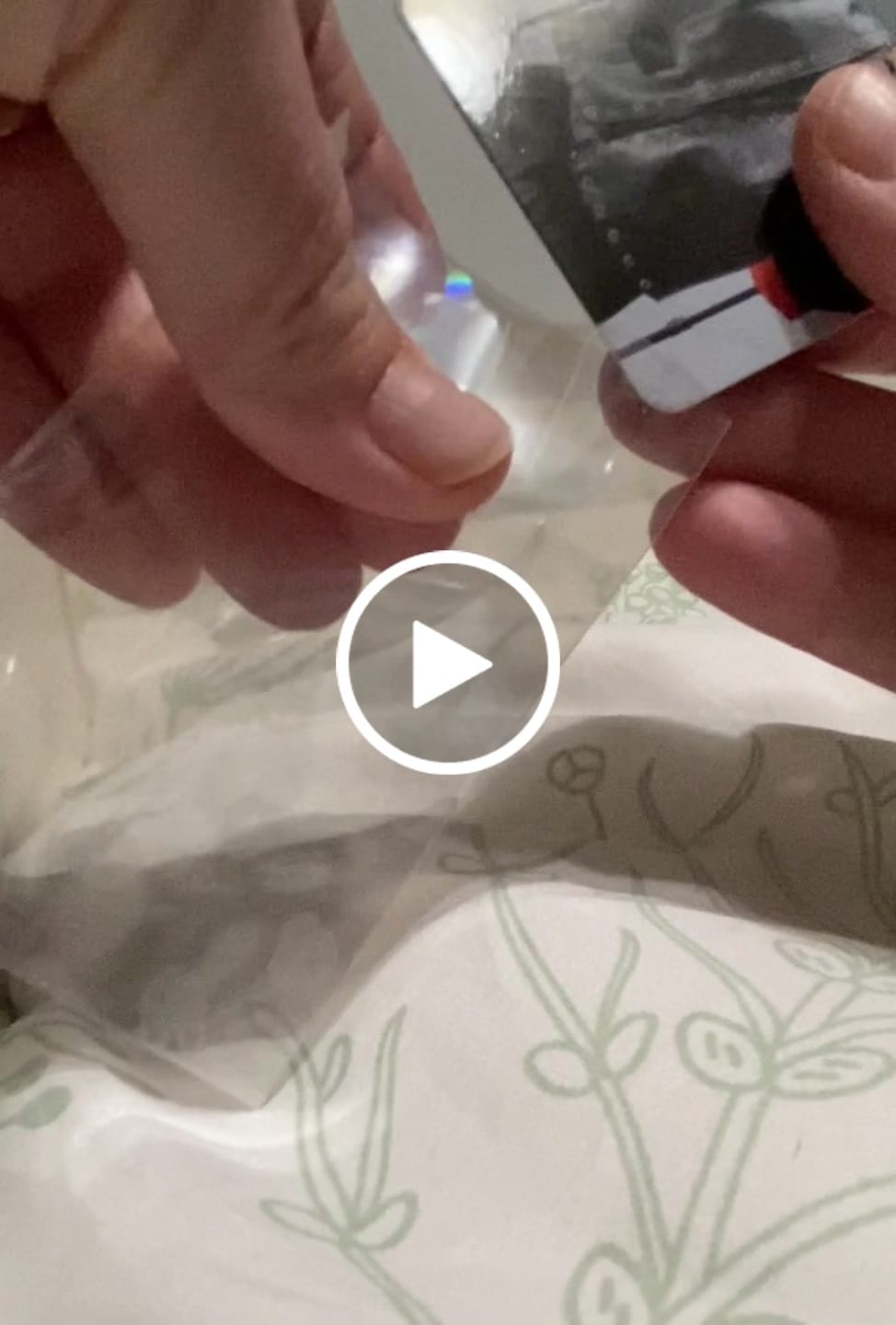 Customer video review of PREMIUM HOLOGRAPHIC PHOTOCARD SLEEVES - SKZOO VERSION