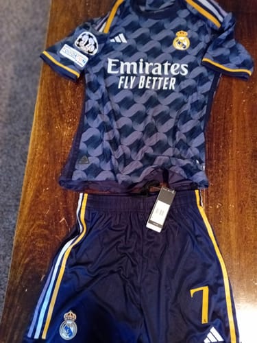 Customer photo review of MAGLIA TRASFERTA REAL MADRID 2023/24
