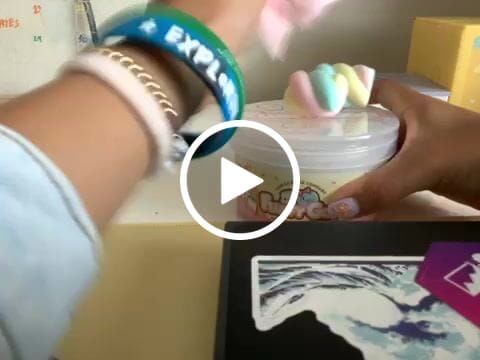 Customer video review of Fluffy Goo Classic Marshmallow Slime