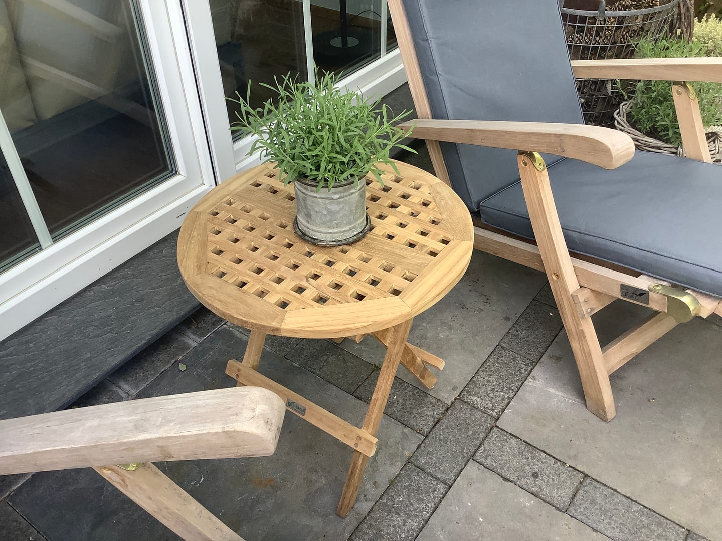 Customer photo review of Teak Beistellklapptisch Bali rund 50cm