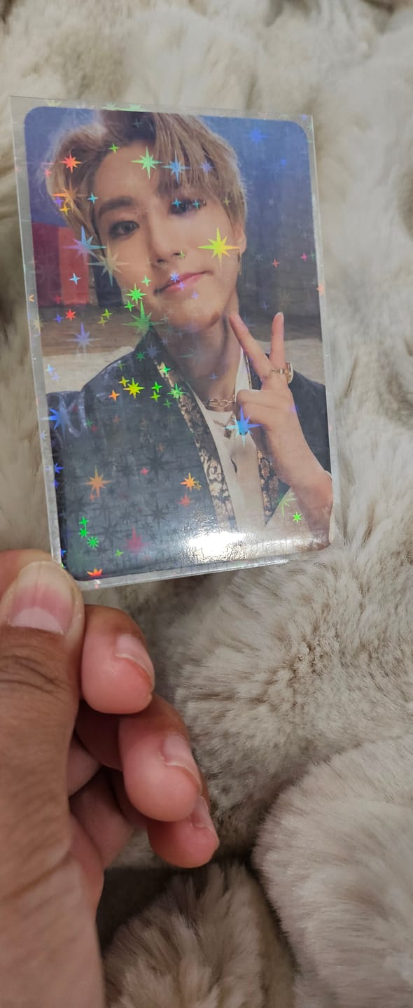 Customer photo review of [LAST RESTOCK]: PREMIUM HOLOGRAPHIC PHOTOCARD SLEEVES - STAR VERSION
