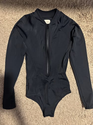 Customer photo review of Bagira G Sleeve Long Sleeve Swimwear