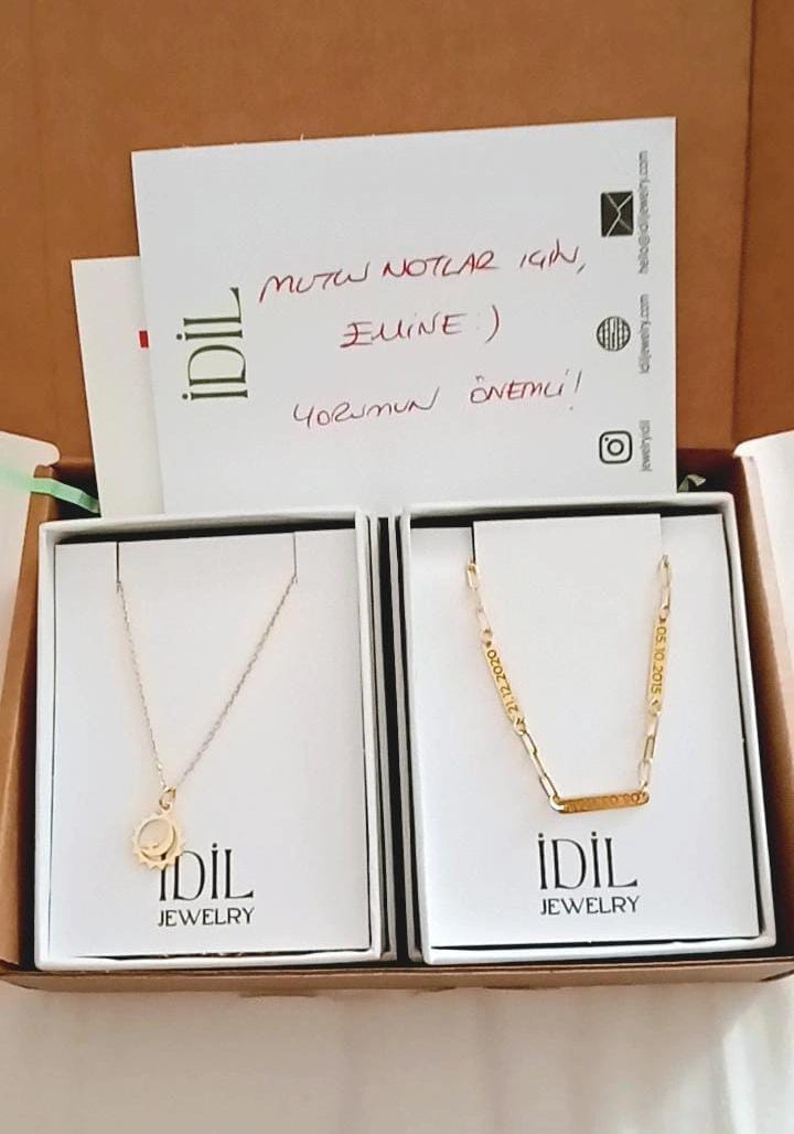 Customer photo review of Moments Kolye