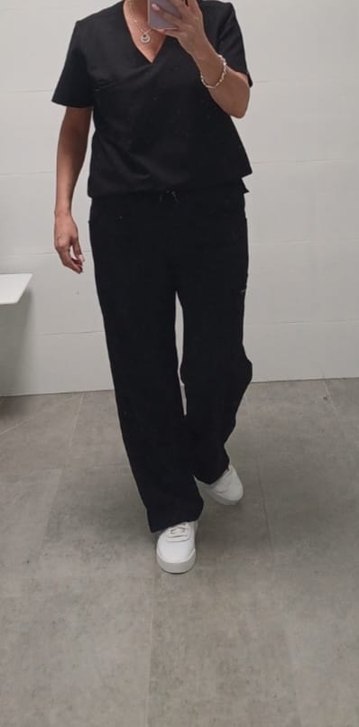Customer photo review of EDITH Straight Leg Pants (Original SLTECH™ fabric) - Black