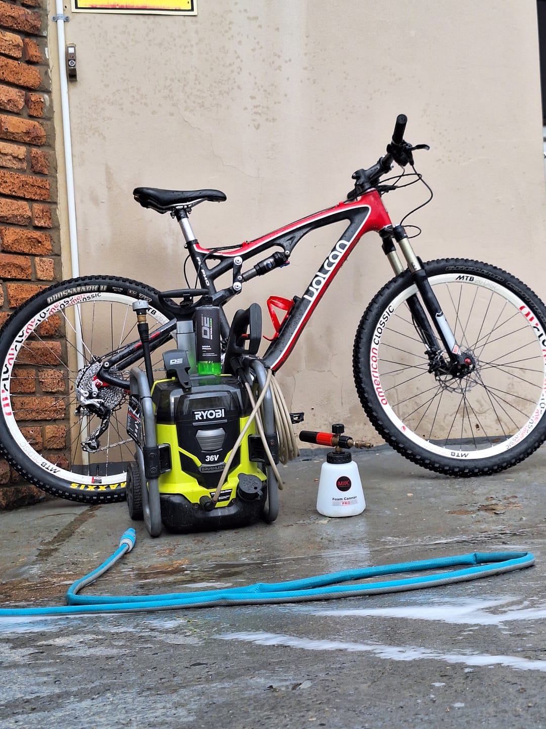 Customer photo review of Tyre & Plastic Brush