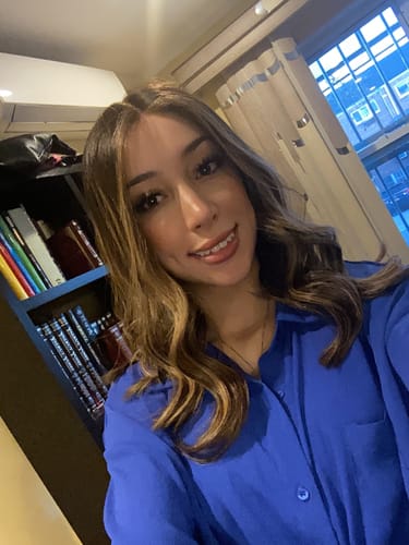 Customer photo review of Beka 209 - Brown with honey balayage Wig
