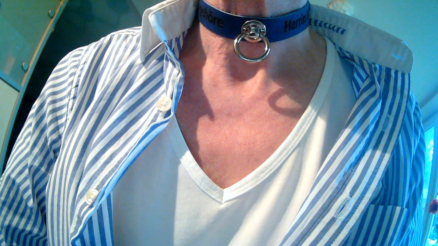 Customer photo review of YOU  Personalisiertes Halsband mit O-Ring und Wunschtext, individuell erstellt. Verschiedene Farben, italienisches Premium Leder