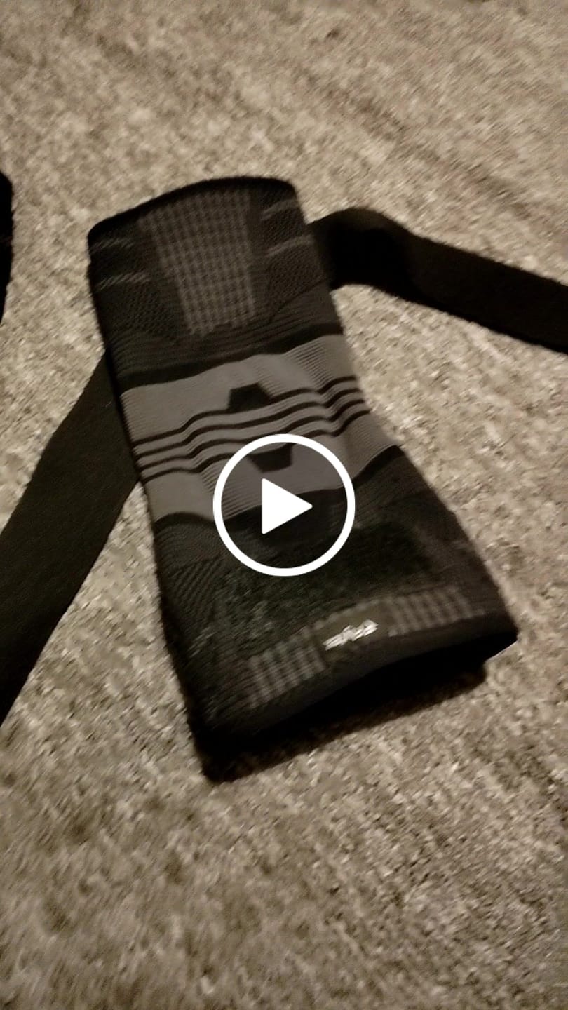 Customer video review of Genouillères de Combat
