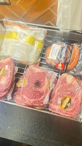 Reseña con foto de un cliente sobre Rib Eye Steak