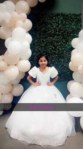 Customer photo review of Little Girel First Communion Dress Flower Girl White Sequins Wedding Princess Baptism Dress