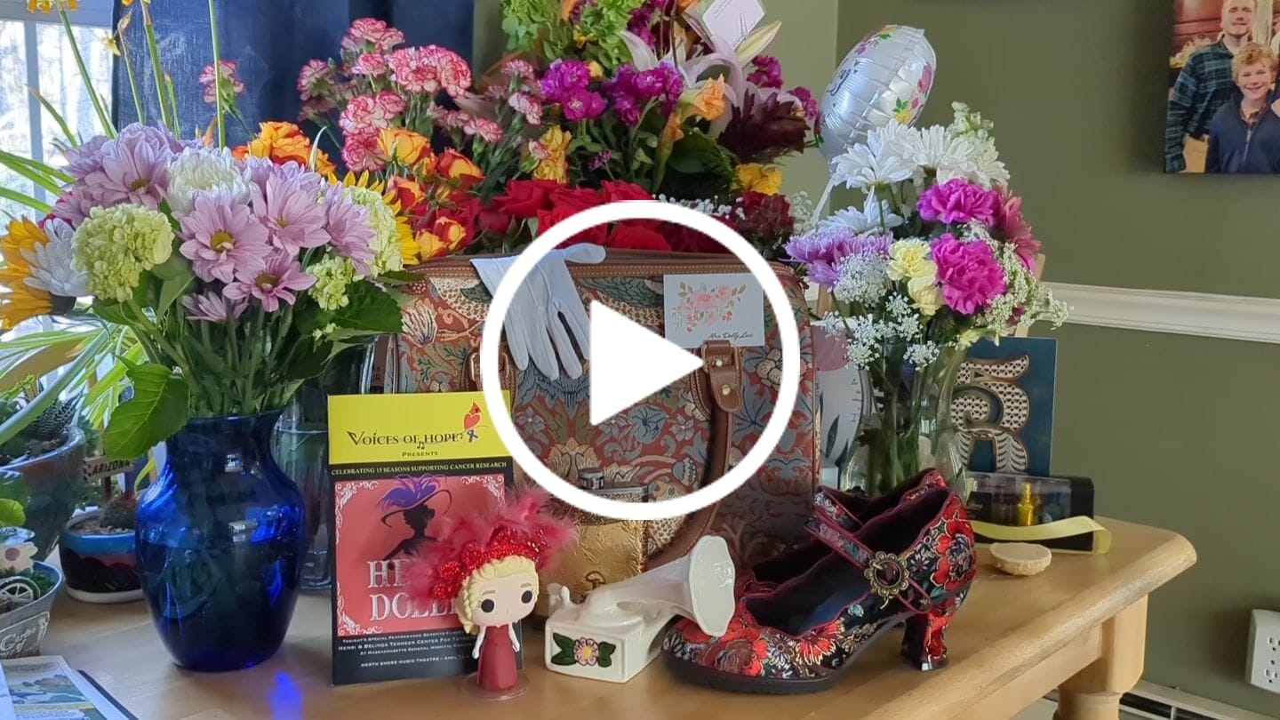 Customer video review of Retro Handmade Embroidered Pumps