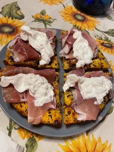 Customer photo review of Focaccia alla Curcuma con Semi Misti