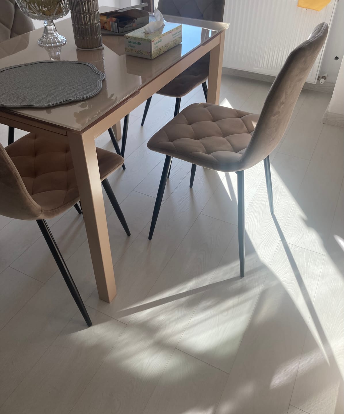 Customer photo review of Scaun JERRY, bej/negru, stofa clasica/metal, 45x39x91 cm