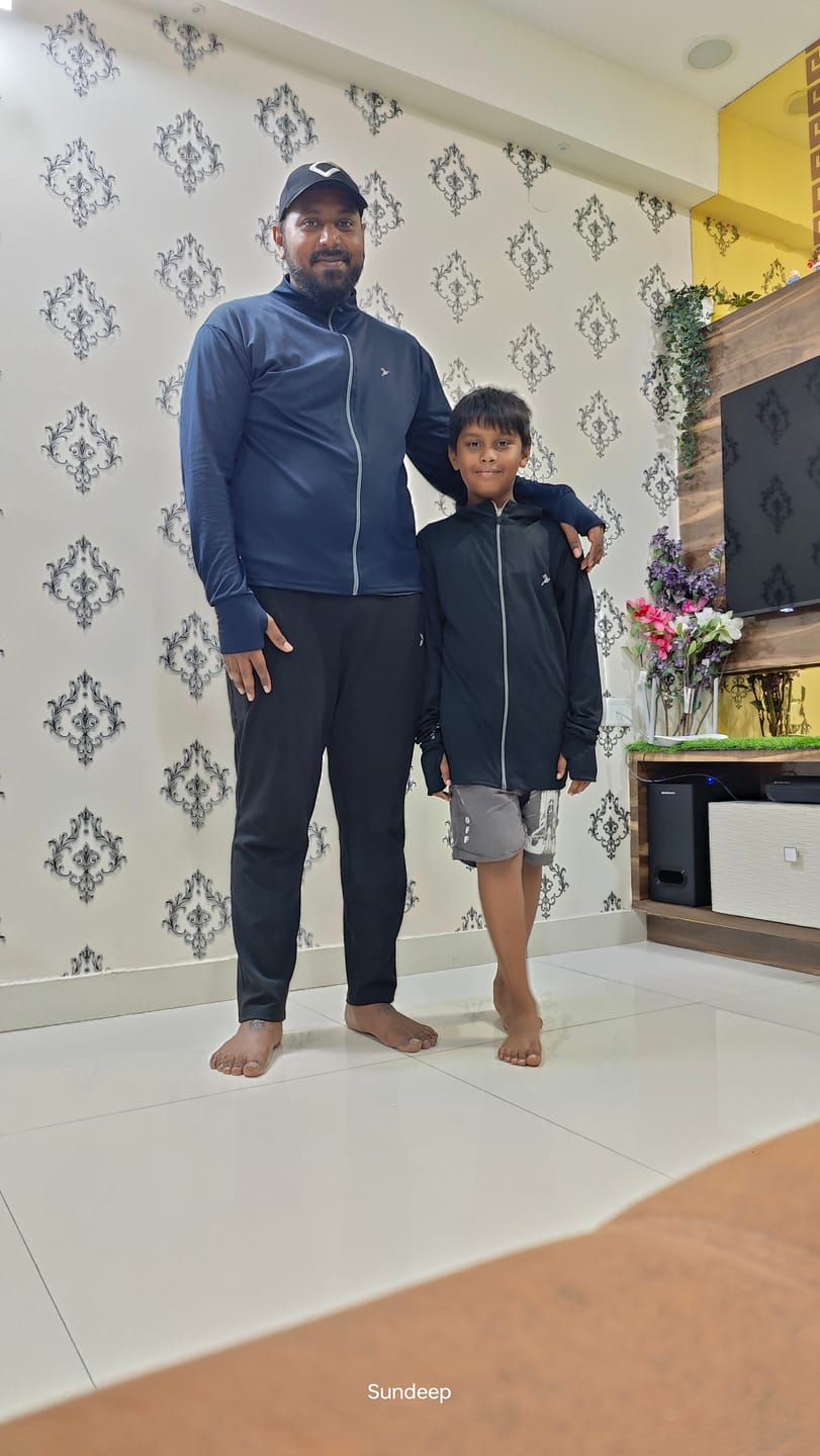Customer photo review of Navy Blue - Sunblock Jacket