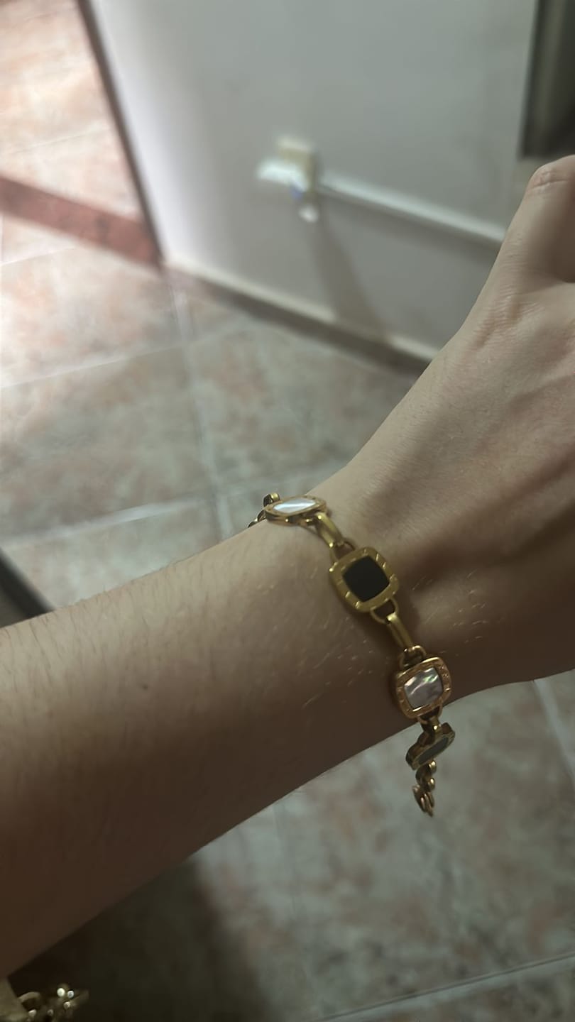 Customer photo review of Pulseira Mono Quadrada Banhado em Ouro 18k