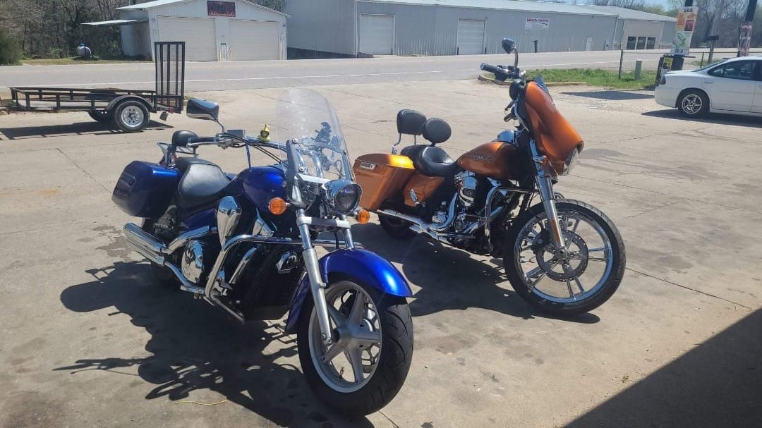 Customer photo review of 3.93" Stretched Saddlebag Bottoms For Harley Davidson 2014+ Touring