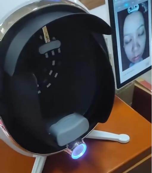 Customer photo review of Skin Analysis Machine MOJI