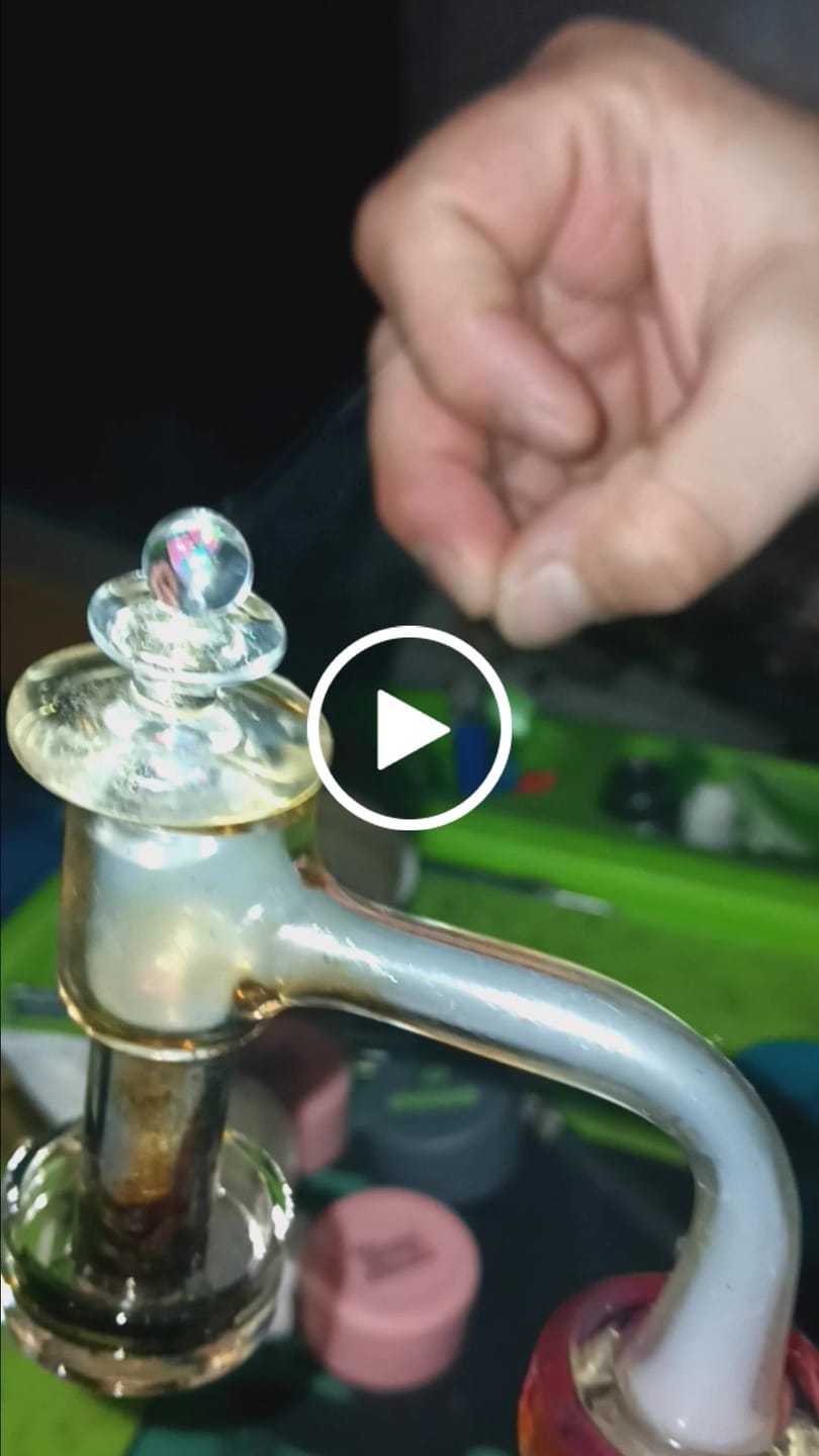 Customer video review of HONEYSUCKLE BEVEL QUARTZ BANGER - 90° DEGREE | BL